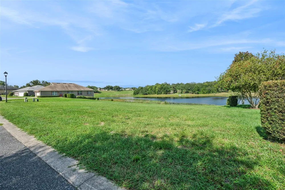 77 FAIRWAY CIRCLE #101 Umatilla, FL 32784