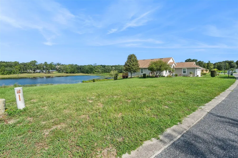 77 FAIRWAY CIRCLE #101 Umatilla, FL 32784