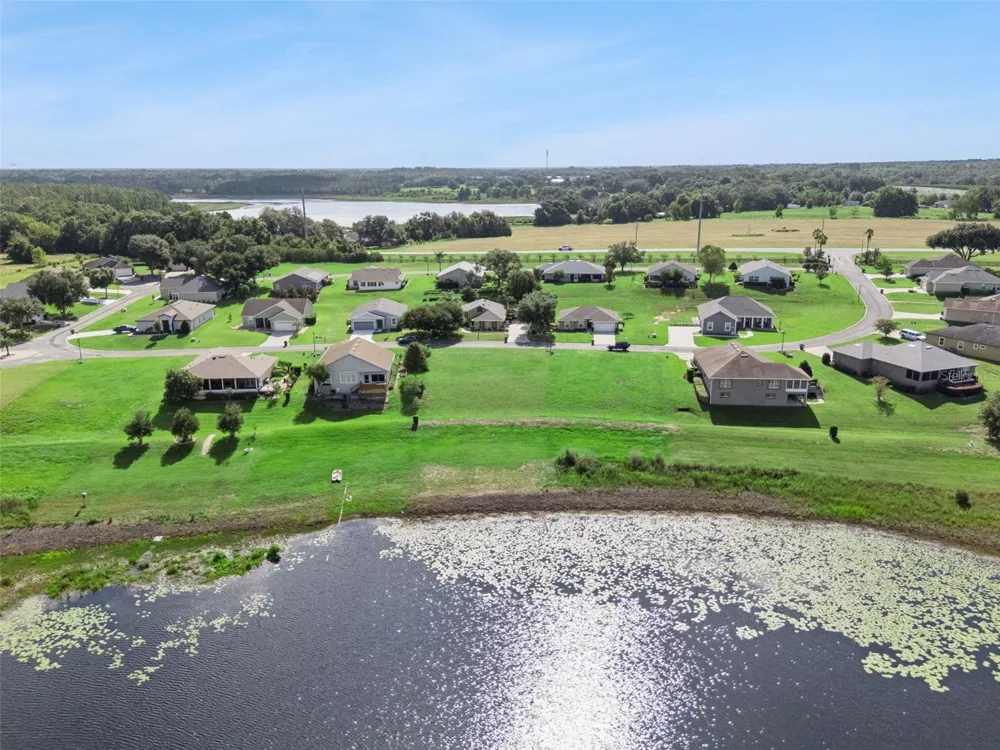 77 FAIRWAY CIRCLE #101 Umatilla, FL 32784