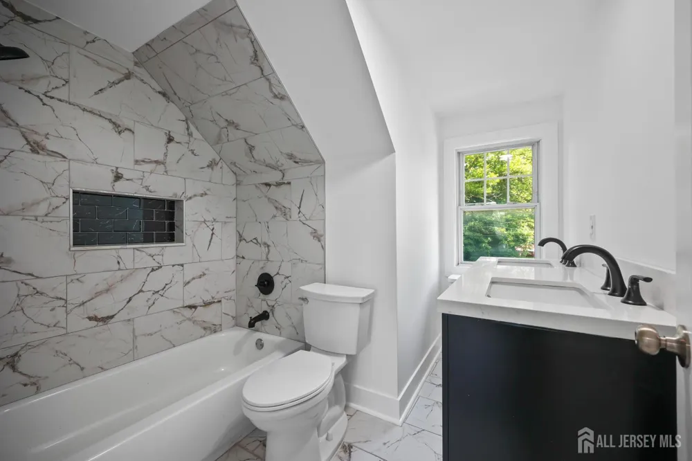 5 Monument Avenue Hamilton, NJ 08619