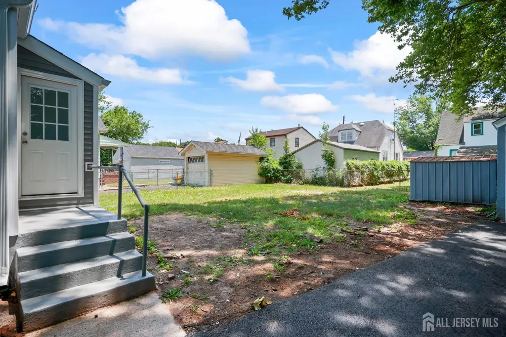 5 Monument Avenue Hamilton, NJ 08619