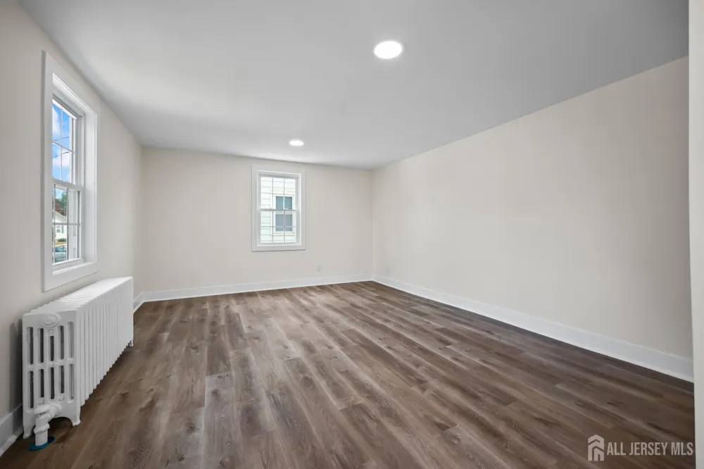 5 Monument Avenue Hamilton, NJ 08619