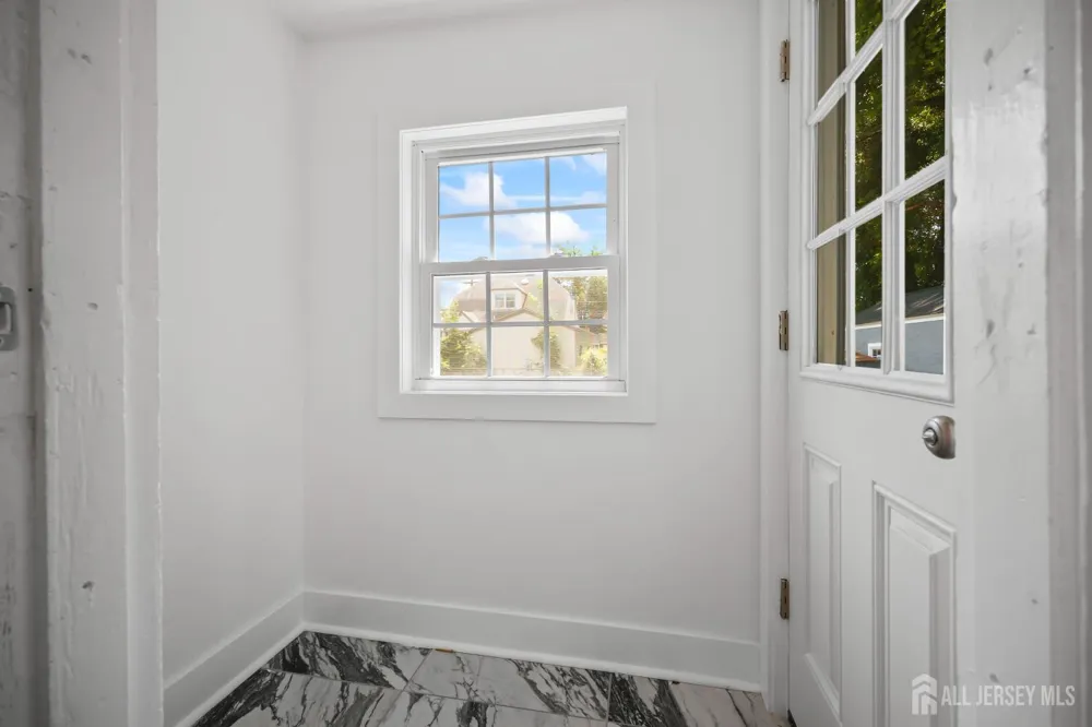 5 Monument Avenue Hamilton, NJ 08619