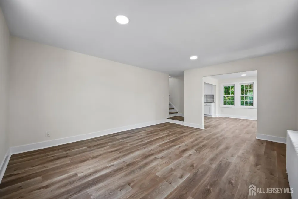 5 Monument Avenue Hamilton, NJ 08619