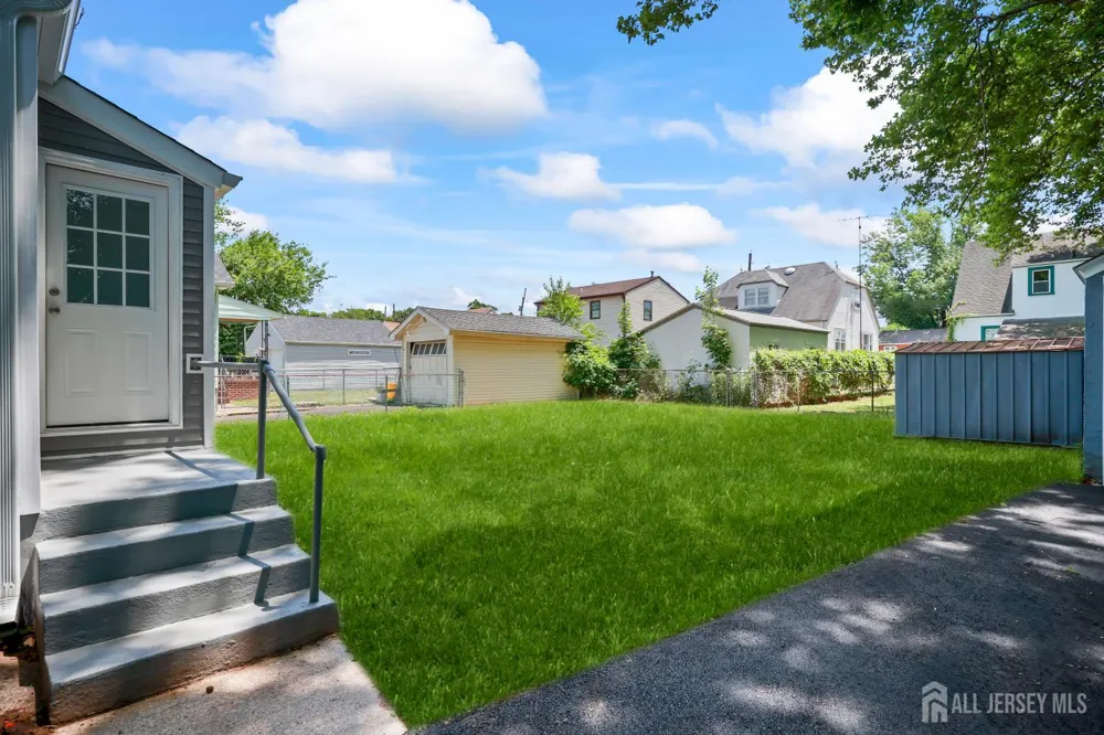 5 Monument Avenue Hamilton, NJ 08619