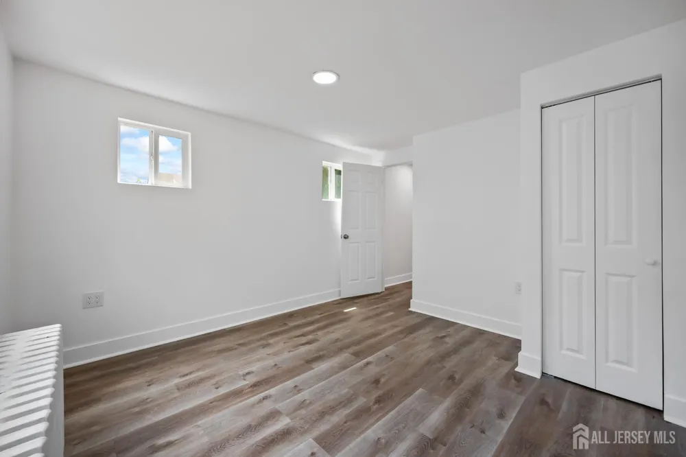 5 Monument Avenue Hamilton, NJ 08619