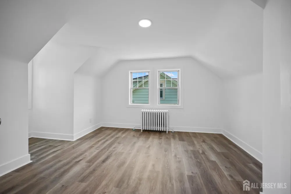 5 Monument Avenue Hamilton, NJ 08619