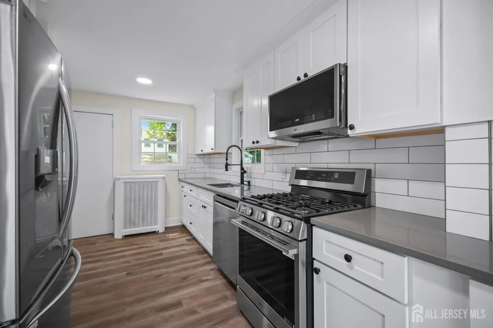 5 Monument Avenue Hamilton, NJ 08619