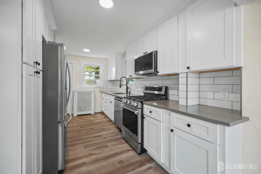 5 Monument Avenue Hamilton, NJ 08619