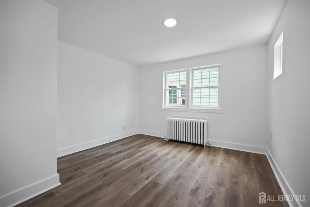 5 Monument Avenue Hamilton, NJ 08619