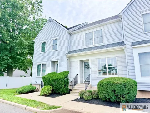 86 Wilton Avenue NE #403