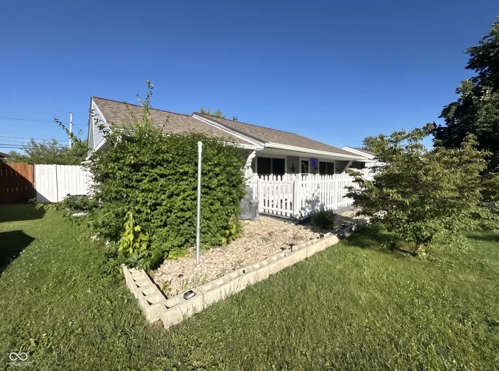 641 Sweetbriar Drive Whiteland, IN 46184