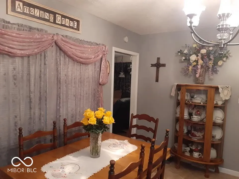 641 Sweetbriar Drive Whiteland, IN 46184