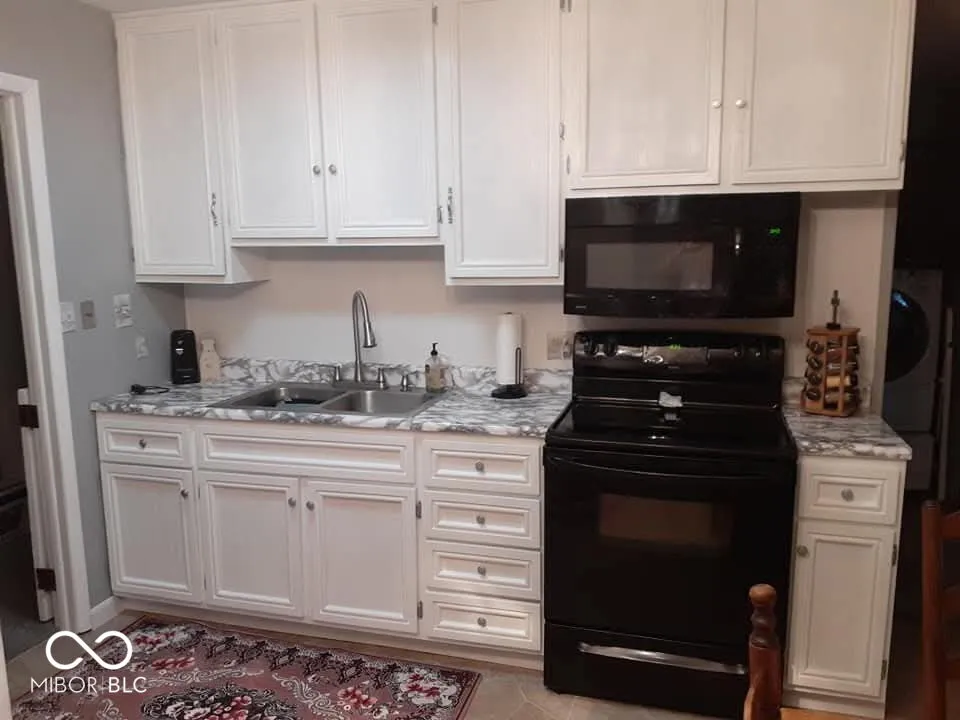 641 Sweetbriar Drive Whiteland, IN 46184