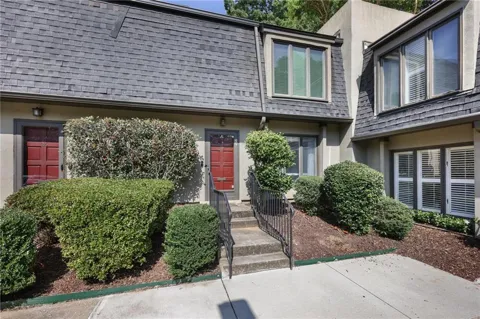 27 Ivy Ridge NE