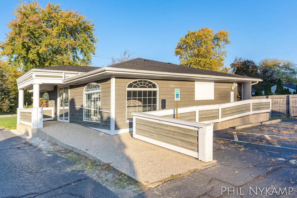 983 Lincoln Avenue #102 Holland, MI 49423
