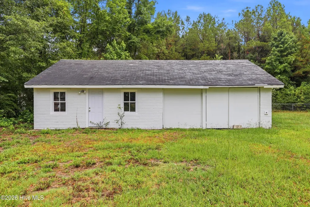 22390 Nc Highway 210 Rocky Point, NC 28457