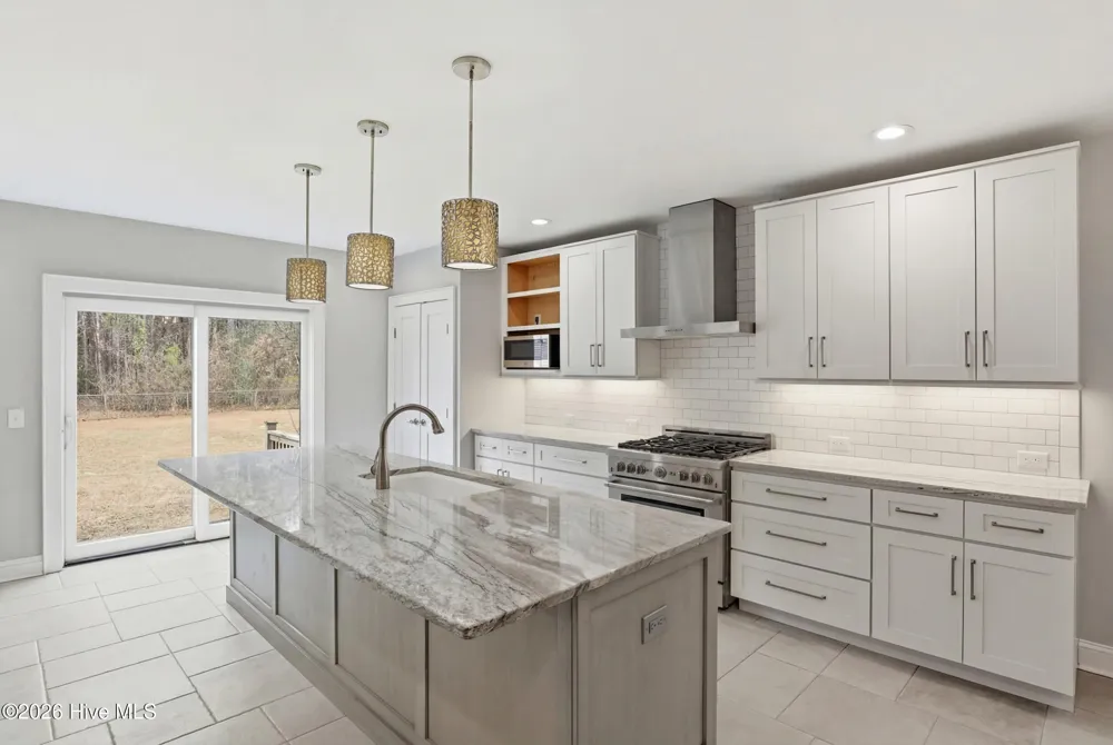 22390 Nc Highway 210 Rocky Point, NC 28457