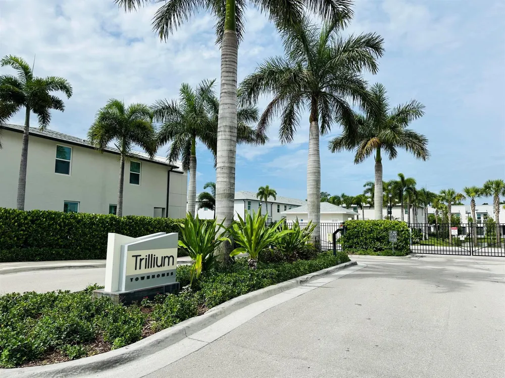 3949 SE MENTMORE LANE Stuart, FL 34997