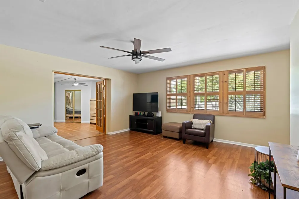 1054 OLD BOYNTON ROAD Boynton Beach, FL 33426
