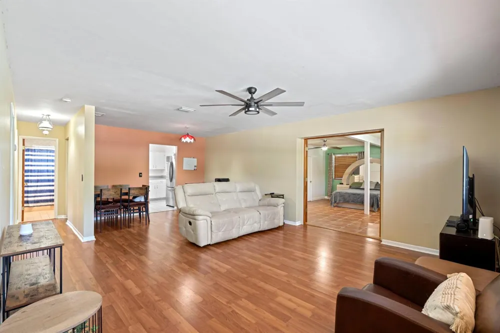 1054 OLD BOYNTON ROAD Boynton Beach, FL 33426