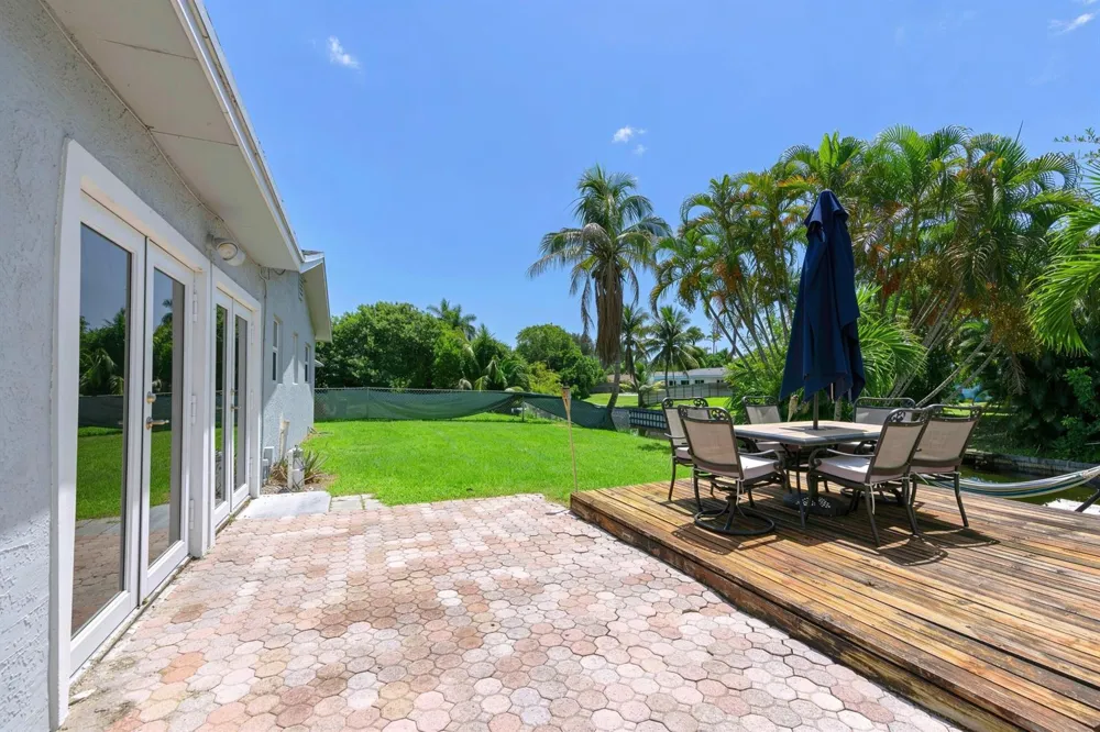 1054 OLD BOYNTON ROAD Boynton Beach, FL 33426