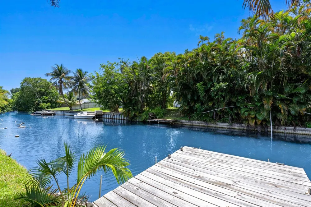 1054 OLD BOYNTON ROAD Boynton Beach, FL 33426