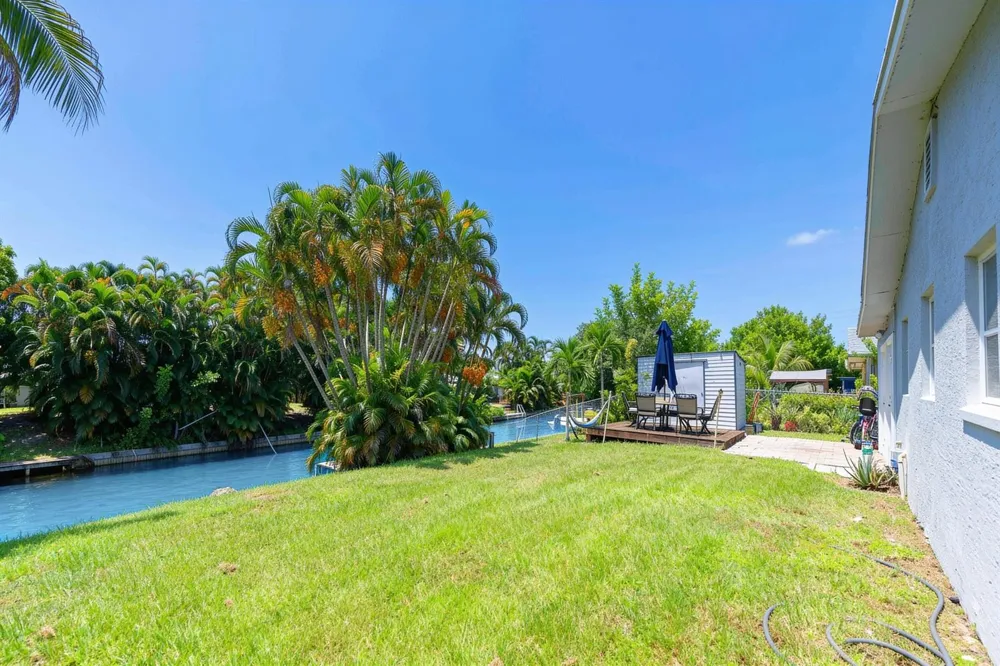 1054 OLD BOYNTON ROAD Boynton Beach, FL 33426
