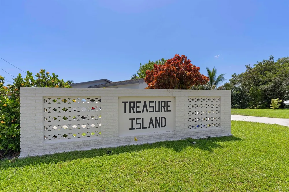 1054 OLD BOYNTON ROAD Boynton Beach, FL 33426
