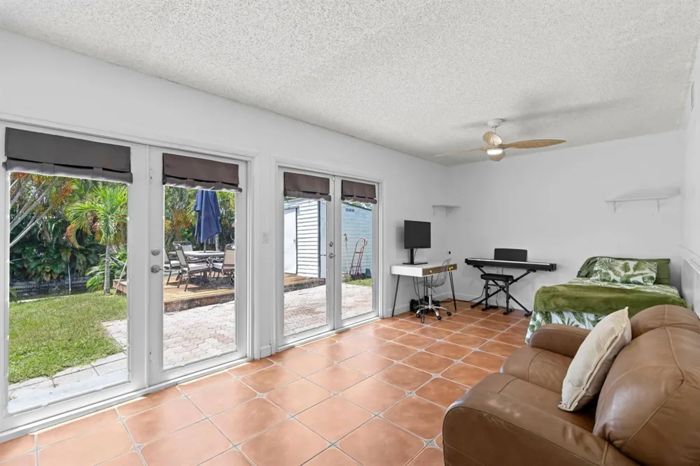 1054 OLD BOYNTON ROAD Boynton Beach, FL 33426