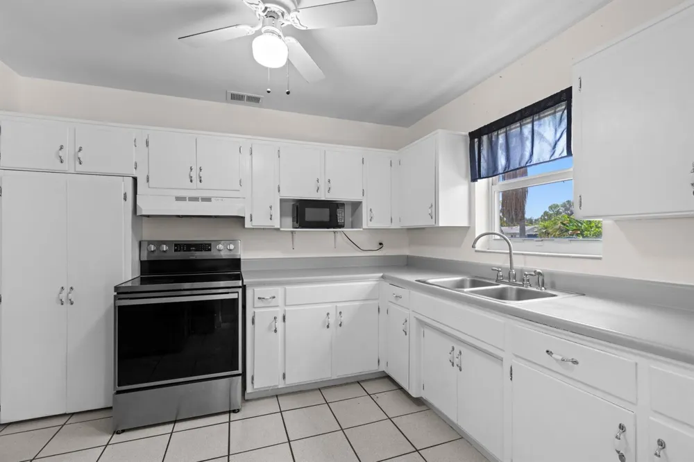 1054 OLD BOYNTON ROAD Boynton Beach, FL 33426