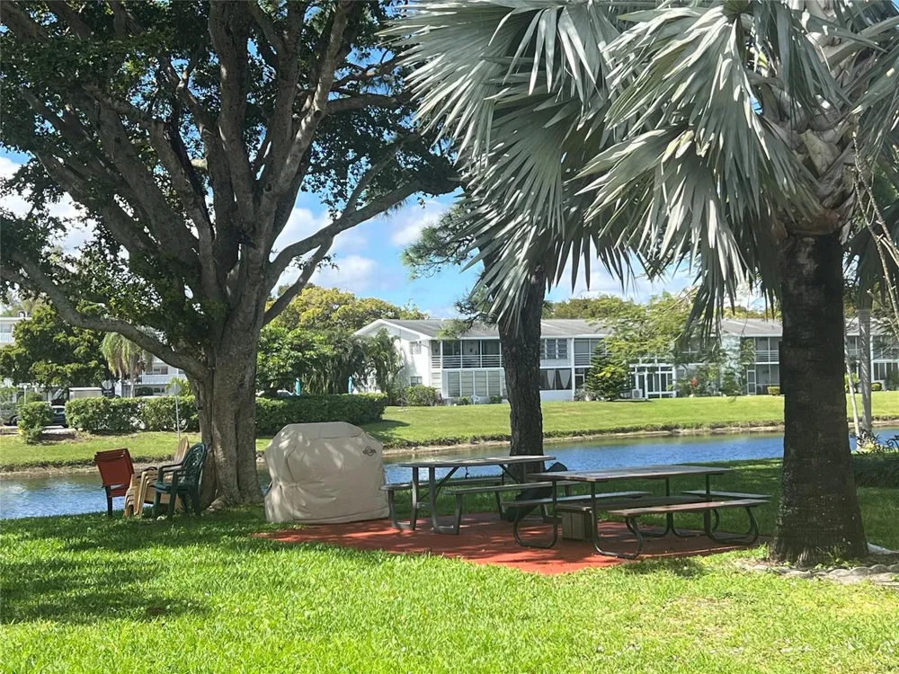 548 Durham S #548 Deerfield Beach, FL 33442