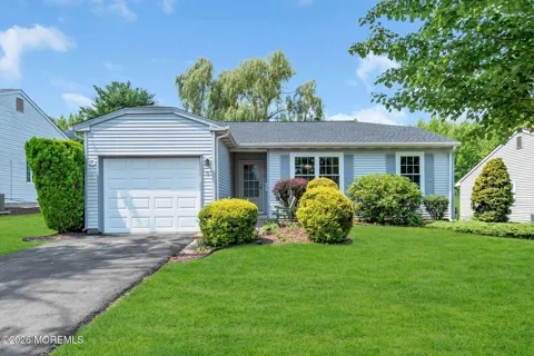 5 Lakeview Drive