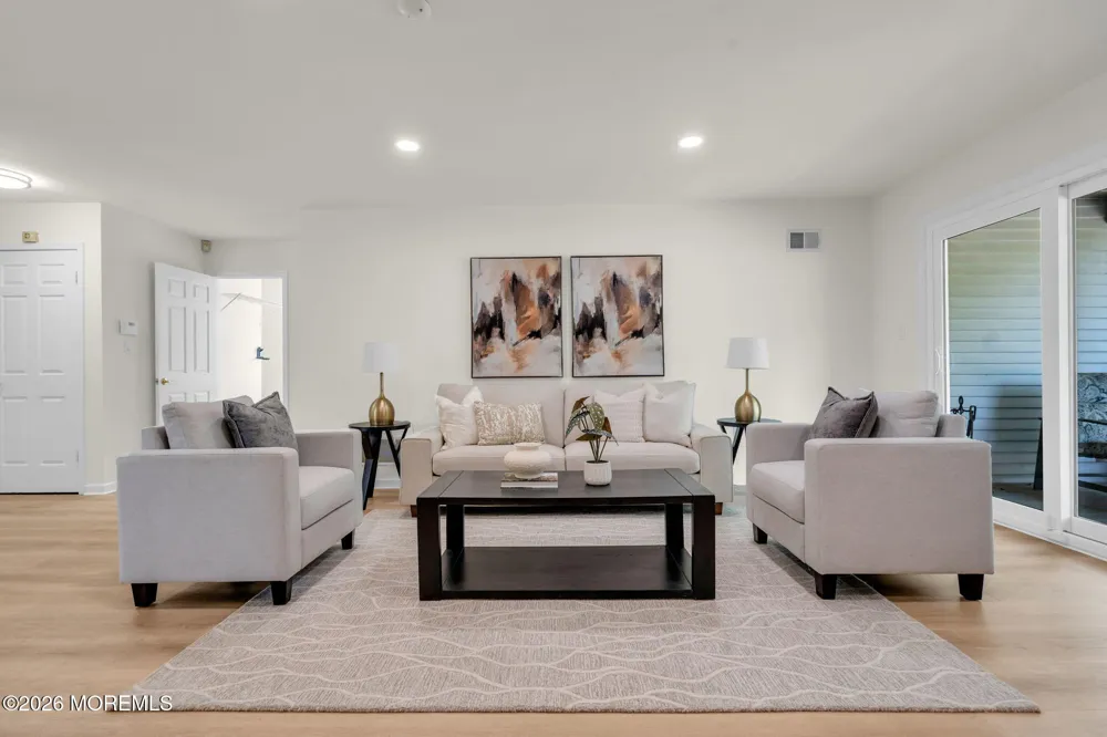 5 Lakeview Drive Marlboro, NJ 07746