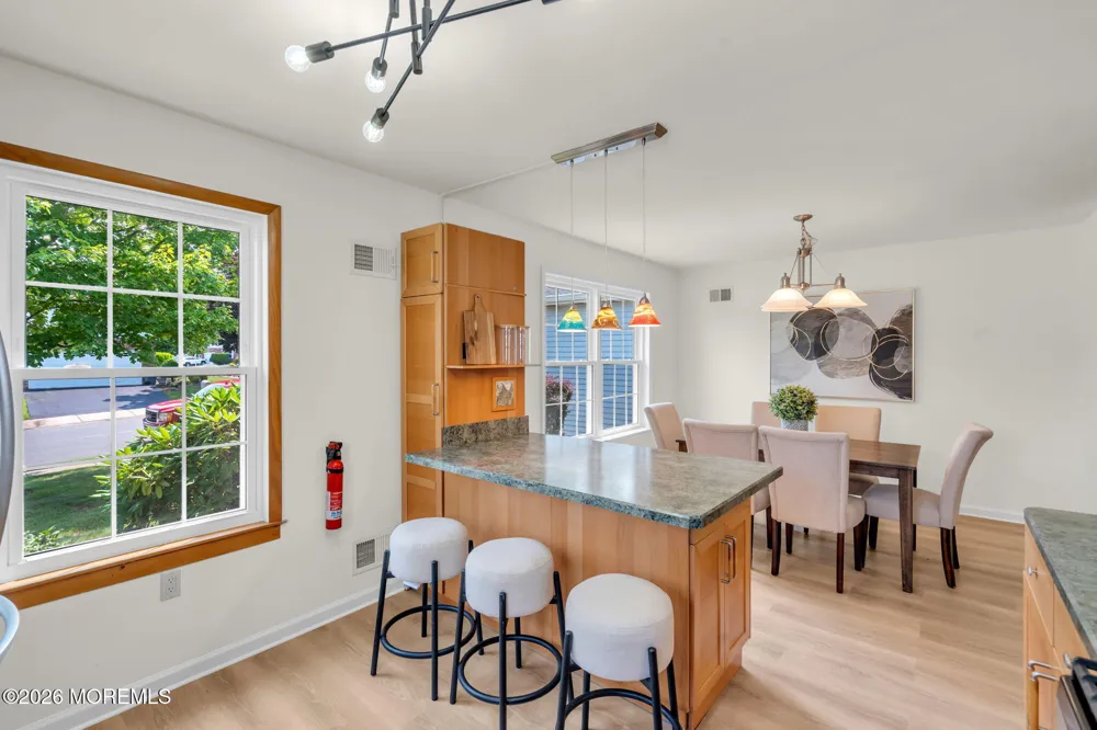 5 Lakeview Drive Marlboro, NJ 07746