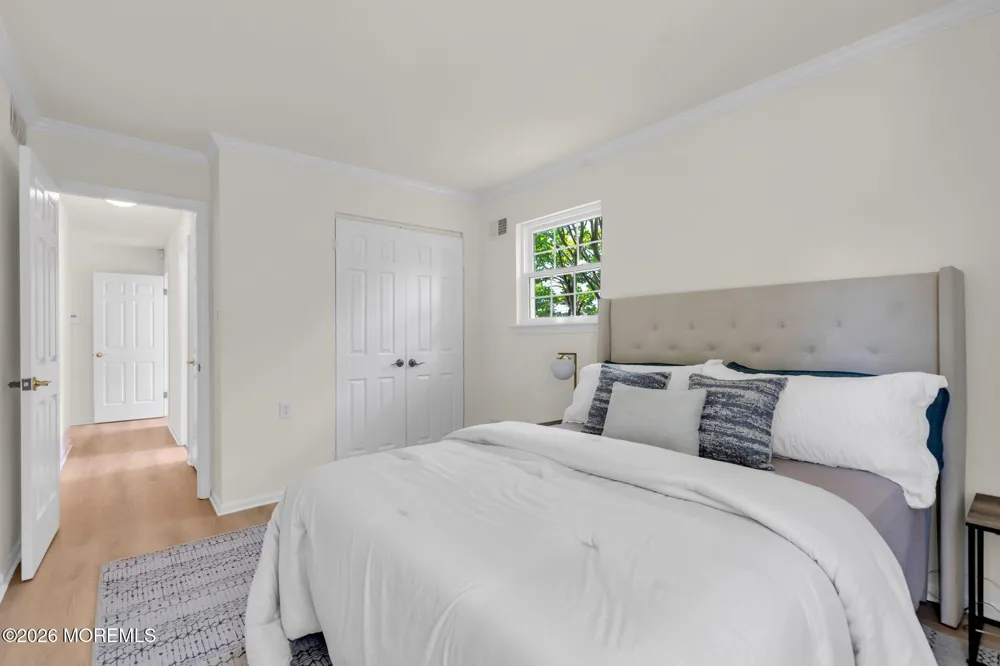 5 Lakeview Drive Marlboro, NJ 07746