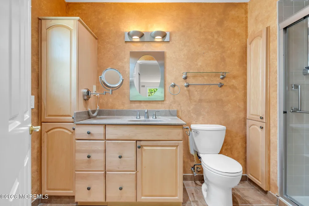 5 Lakeview Drive Marlboro, NJ 07746