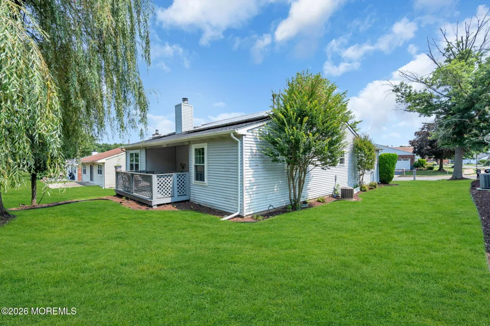 5 Lakeview Drive Marlboro, NJ 07746