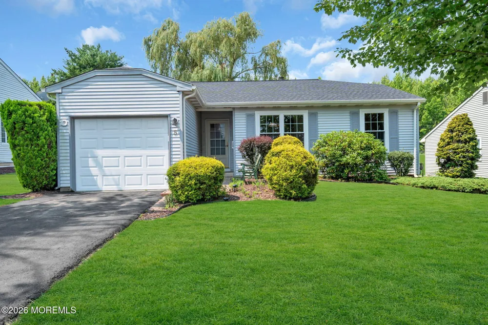 5 Lakeview Drive Marlboro, NJ 07746