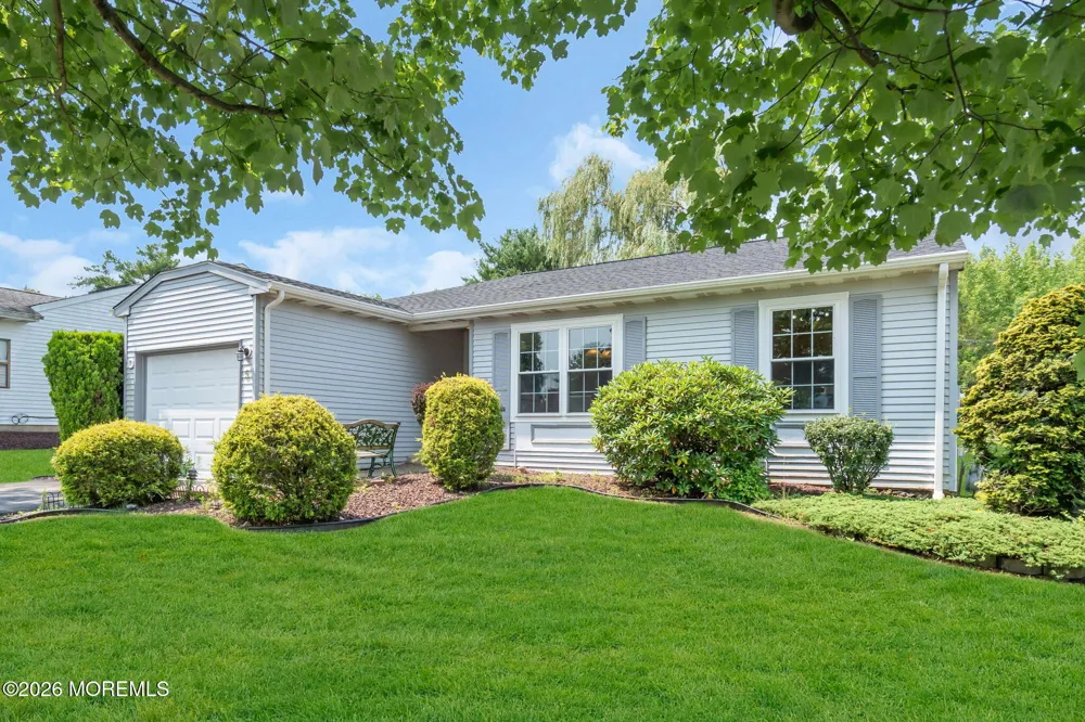 5 Lakeview Drive Marlboro, NJ 07746