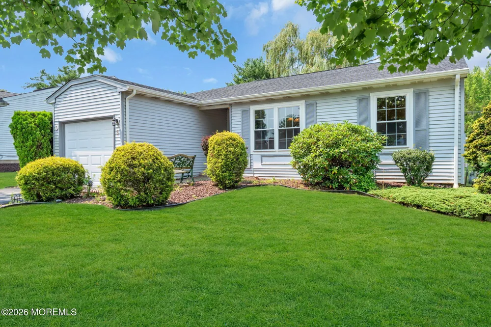 5 Lakeview Drive Marlboro, NJ 07746
