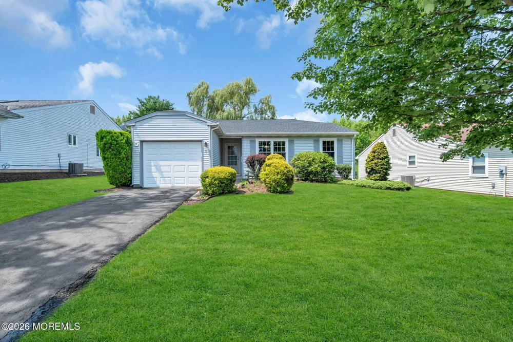 5 Lakeview Drive Marlboro, NJ 07746