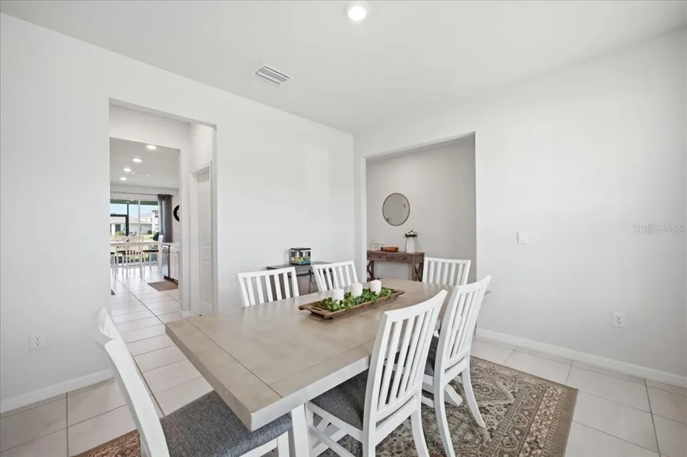 16018 6TH AVENUE E Bradenton, FL 34212