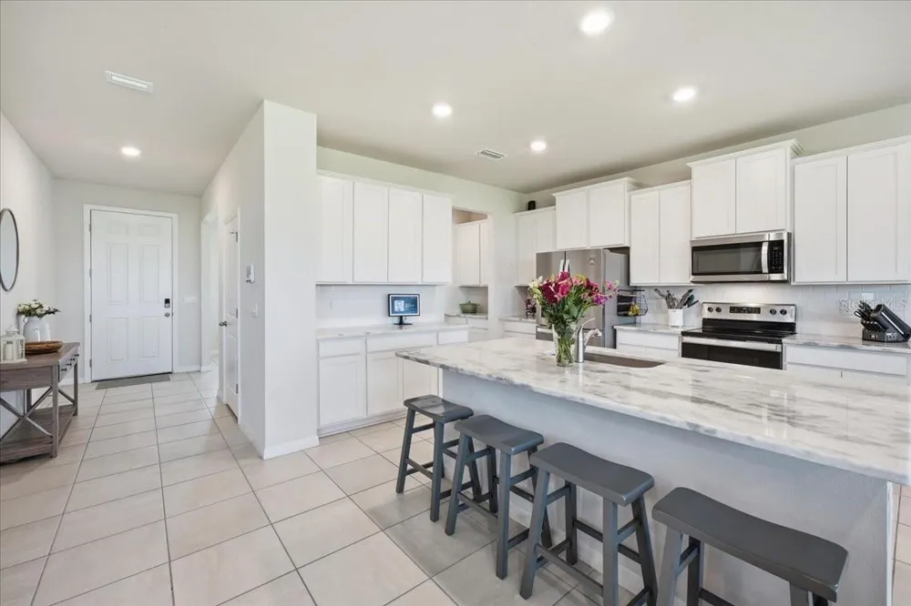 16018 6TH AVENUE E Bradenton, FL 34212