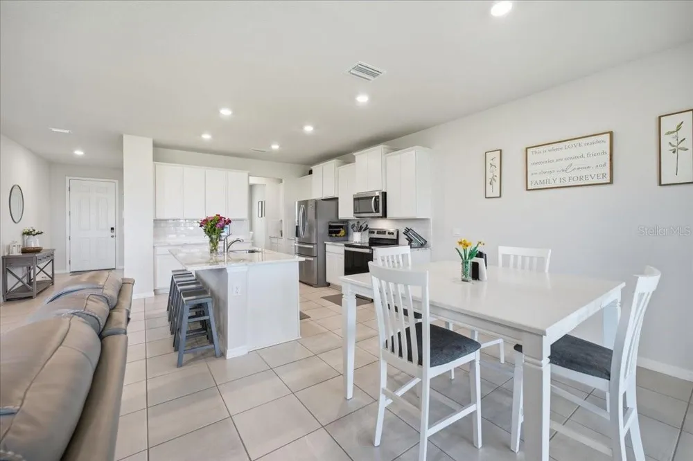 16018 6TH AVENUE E Bradenton, FL 34212