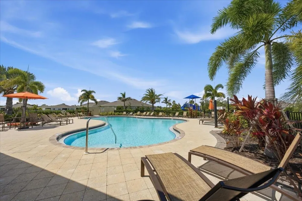16018 6TH AVENUE E Bradenton, FL 34212