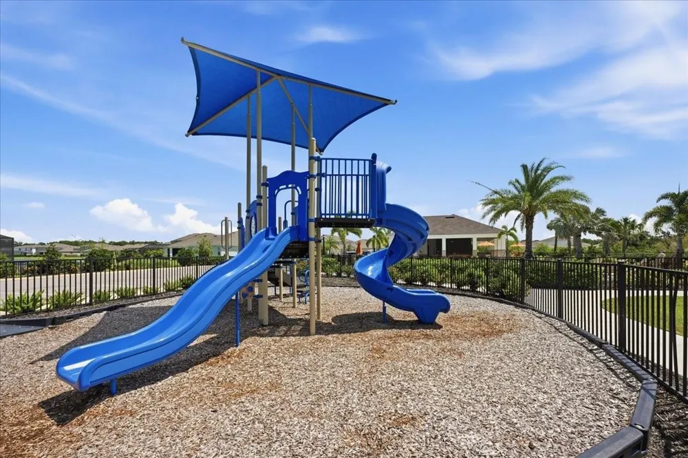 16018 6TH AVENUE E Bradenton, FL 34212