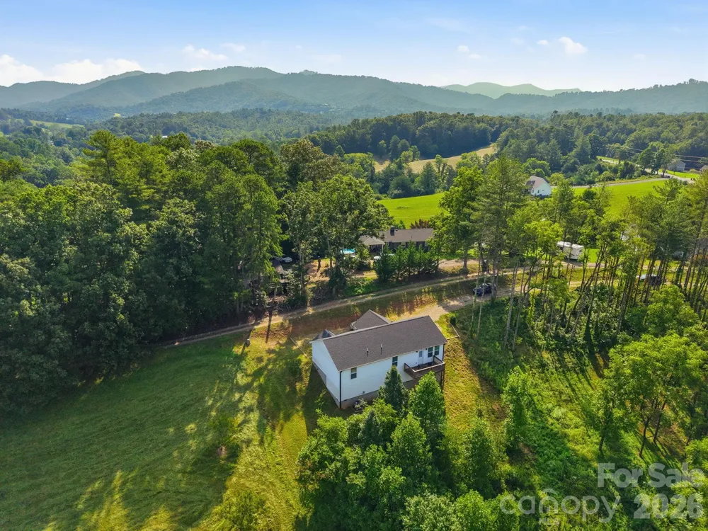 7 Greenridge Road Weaverville, NC 28787