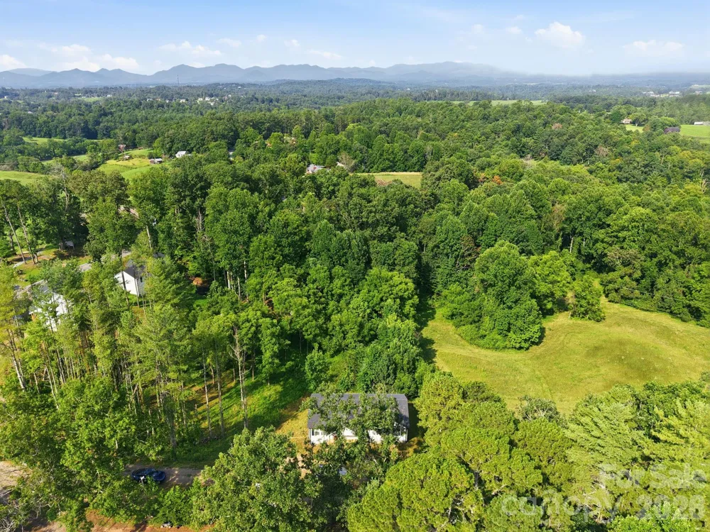 7 Greenridge Road Weaverville, NC 28787