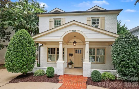 1825 Lombardy Circle